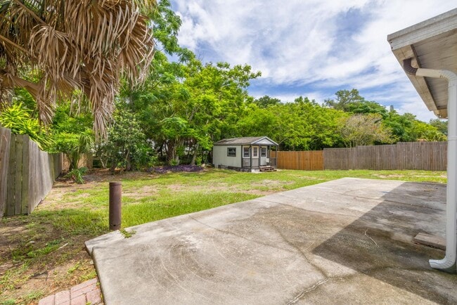 Building Photo - 3304 Bluebird Dr