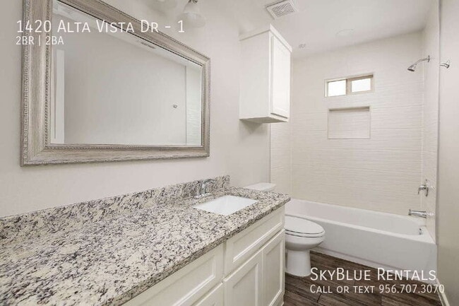 Building Photo - 1420 Alta Vista Dr