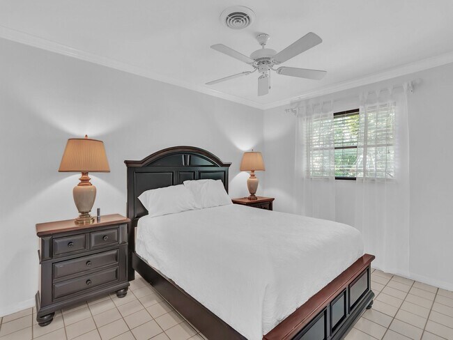 Building Photo - 1425 Treasure Cove Ln
