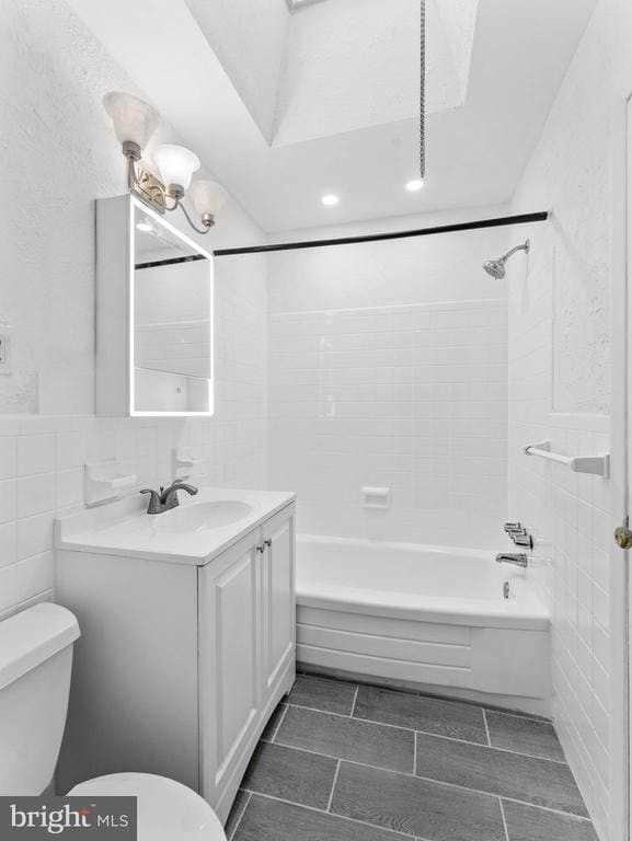 Building Photo - 3321 Fairdale Rd