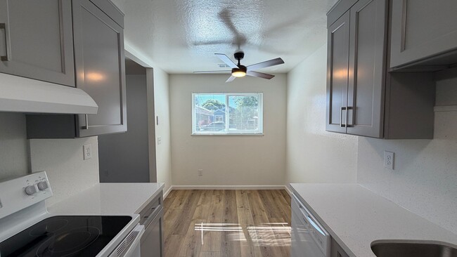 Building Photo - 1680 Barrus Ave