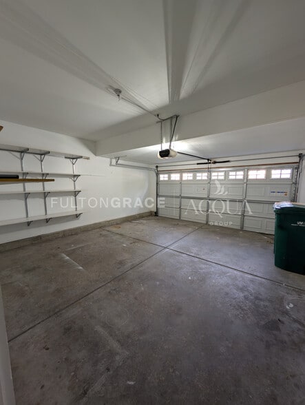 Building Photo - 2551 Oak Tree Ln