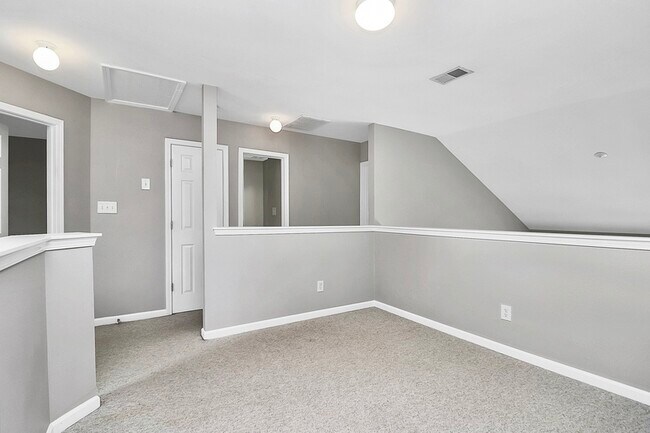 Building Photo - 141 Ross Moore Ave