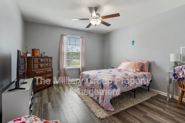 Building Photo - 2522 Lantana Ln