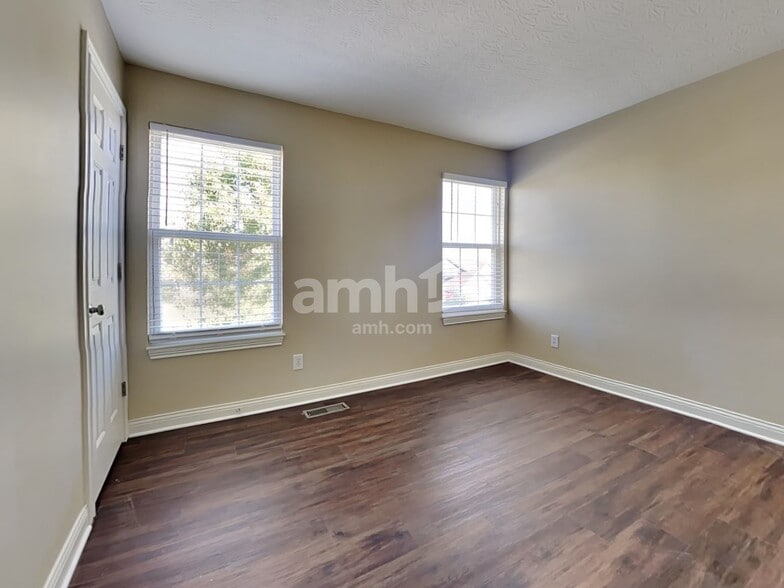 Building Photo - 8133 Darlene Ter