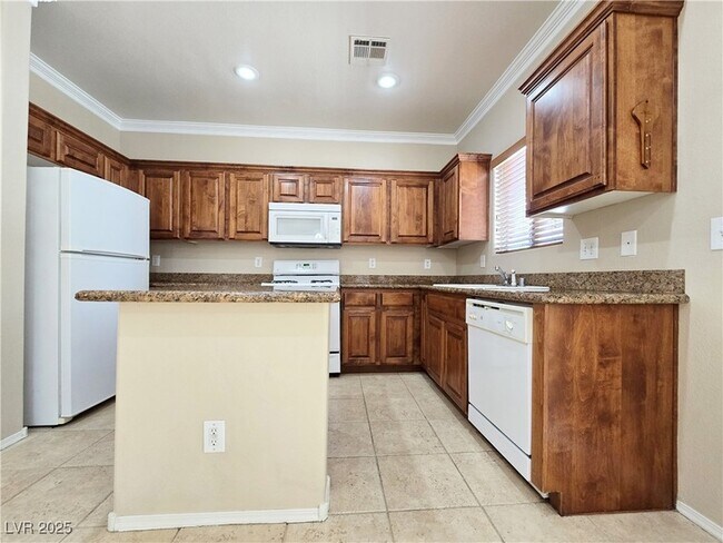 Building Photo - 5431 W Hasley Canyon Ave