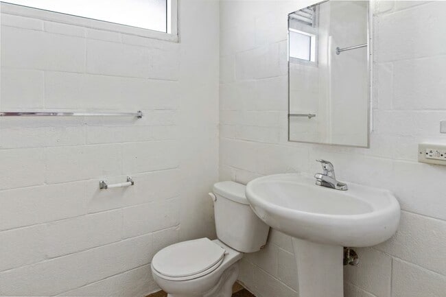 Building Photo - 13000 Main St