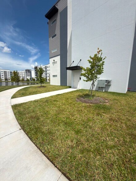 Building Photo - 5587 Millenia Park Blvd