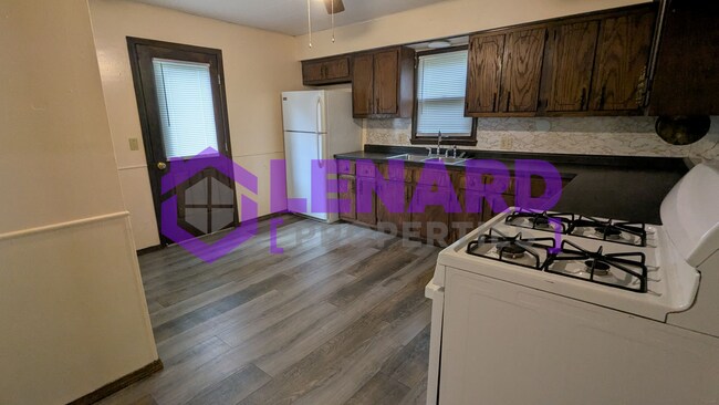 Building Photo - Lovely One Bedroom House!