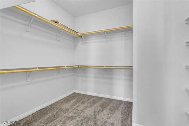 Building Photo - 9404 Sand Tiger Ave