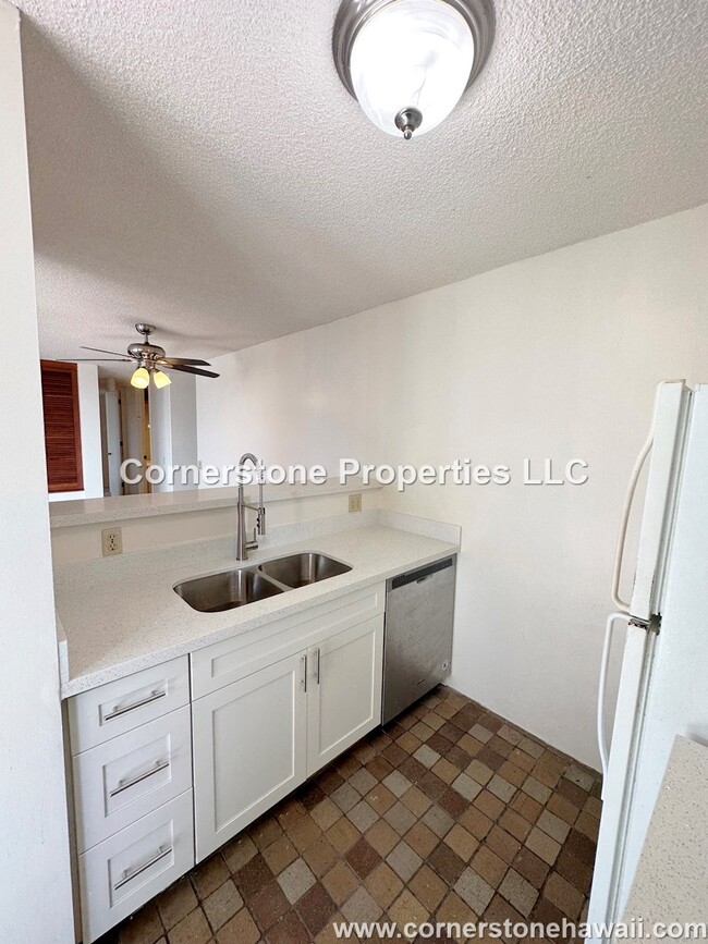 Building Photo - 55 S Judd St