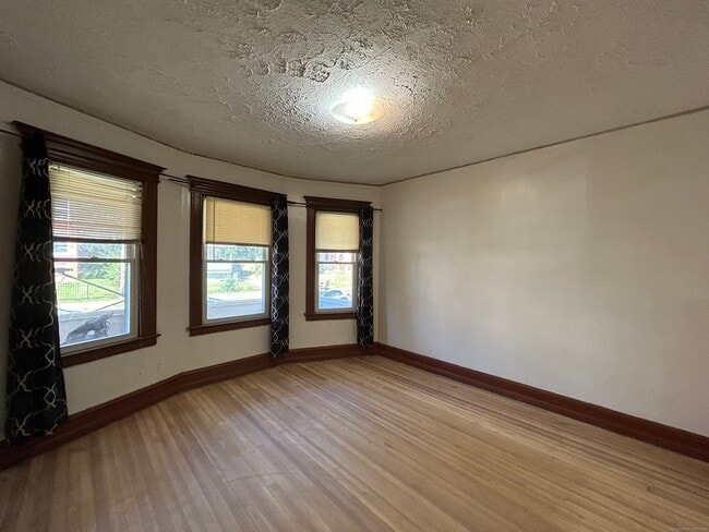 Building Photo - 40 Cabot St