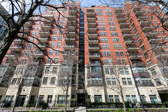Primary Photo - 1250 S Indiana Ave