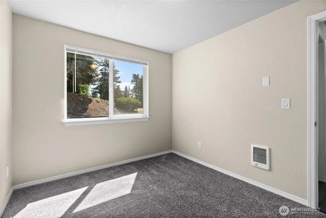 Building Photo - 502 Tullis St NE