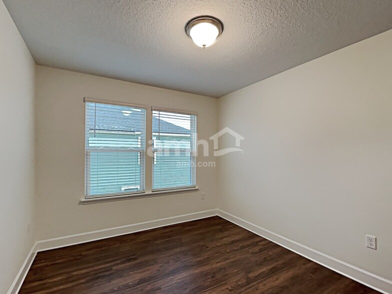 Building Photo - 5934 Hampton Creek Rd