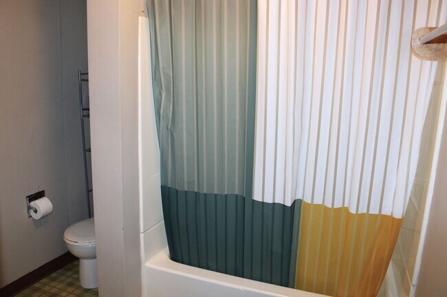 Building Photo - 967-971 Ch ADV RESIDENTIAL