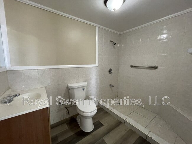 Building Photo - 1216 Hartsell Ave