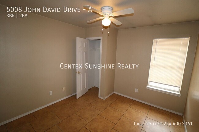 Building Photo - 5008 John David Dr
