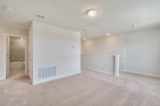 Building Photo - Available on 08/10! Desirable 4-Bedroom Home in Scenic Ridgeview Community