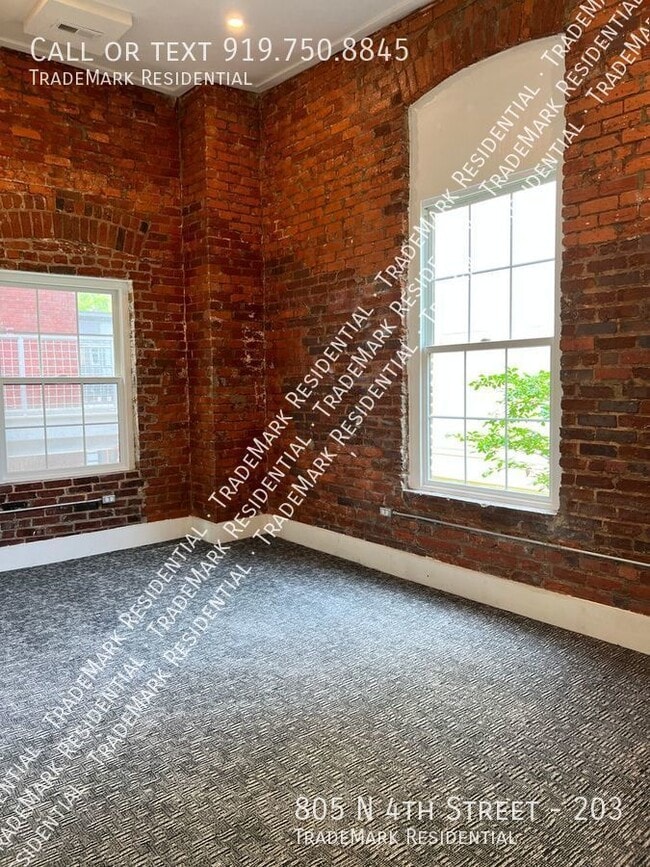 Building Photo - 805 N 4th St