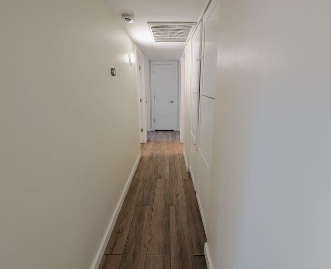 Building Photo - 4 Bedroom Home in Tempe Gardens Near E Sou...