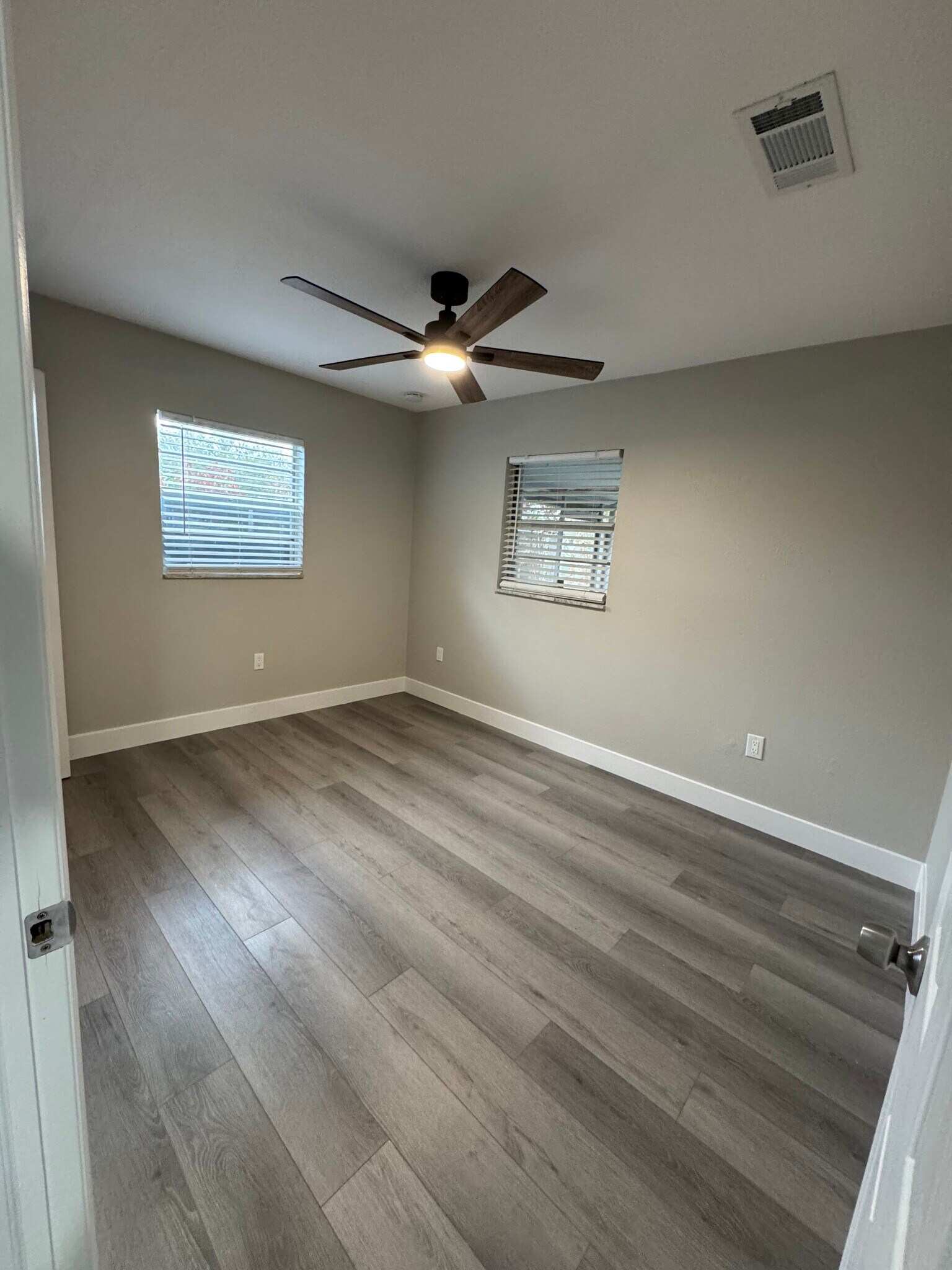 Building Photo - 555 Cadillac Blvd