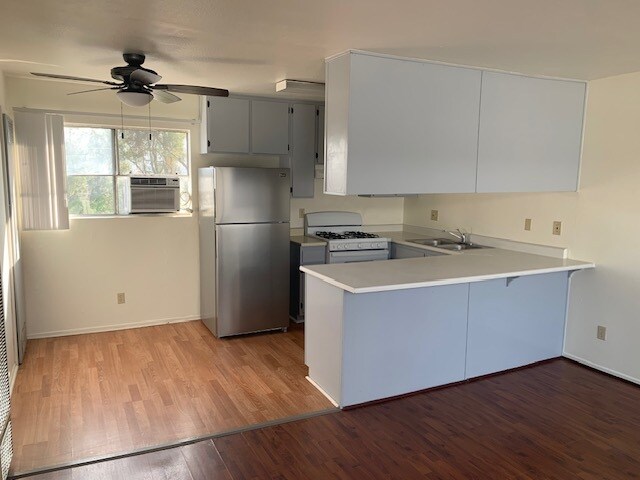 Building Photo - 147 S Ave 56