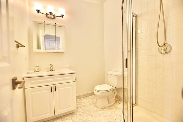 Building Photo - 244 Bowne St