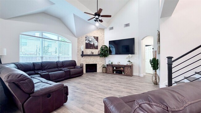 Building Photo - 2708 Sunnycreek Ln