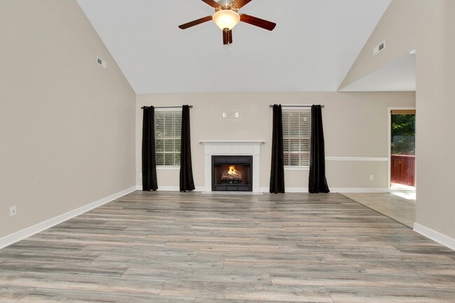 Building Photo - 1049 Warpers Ln