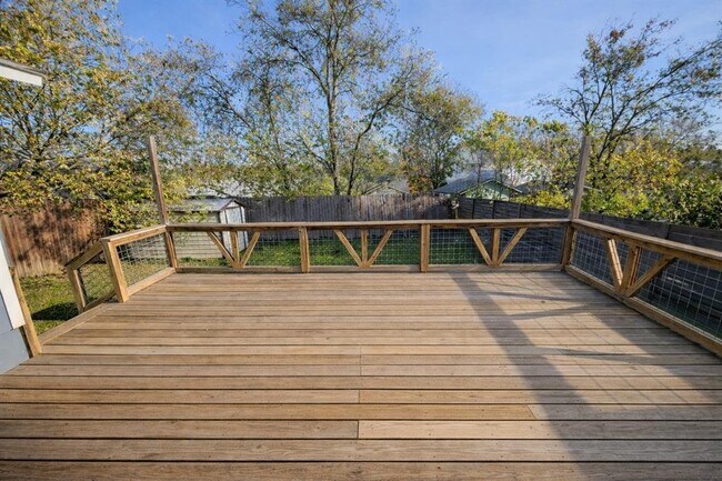 Building Photo - 6901 Shannon Dr