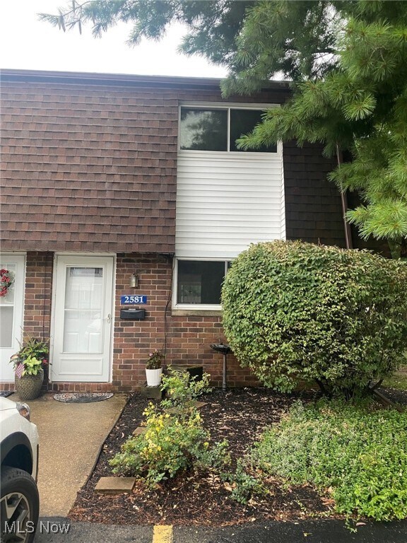 Primary Photo - 2581 Shakespeare Ln