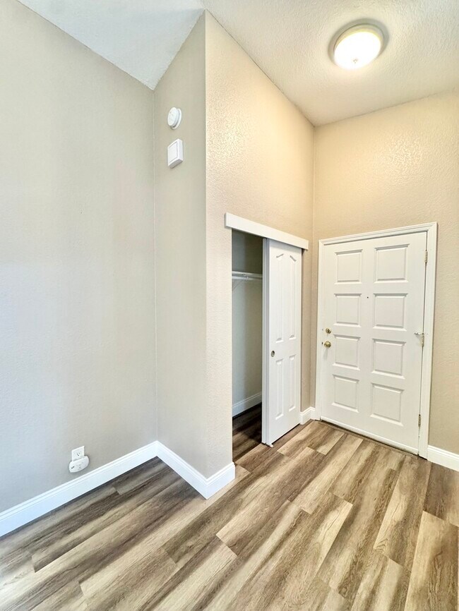 Building Photo - Three Bedroom, Two Bath Home in Citrus Hei...