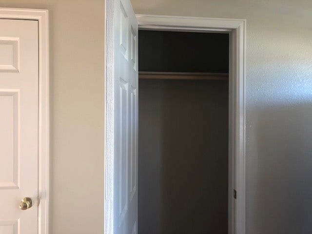 Building Photo - 513 Desmet Dr