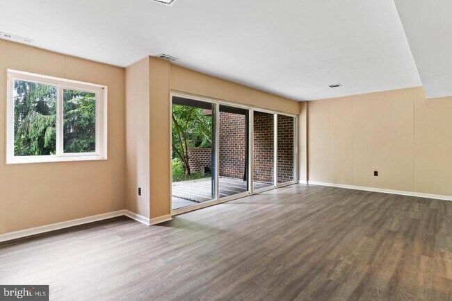 Building Photo - 15 Campbell Pl