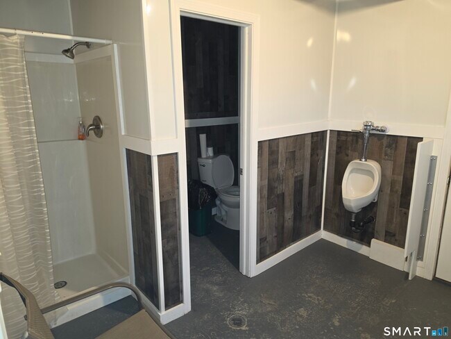 Building Photo - 2320 Harbor View Dr