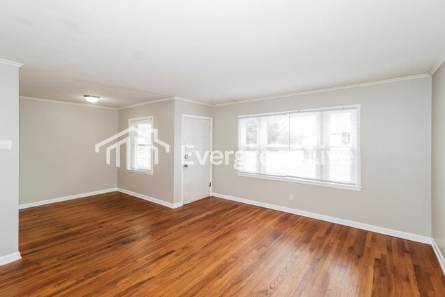 Building Photo - 5247 Loch Lomond Rd