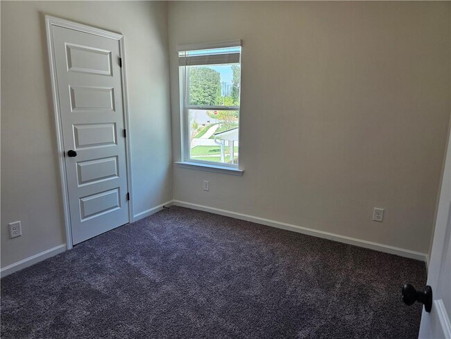Building Photo - 1666 Eagle Dr