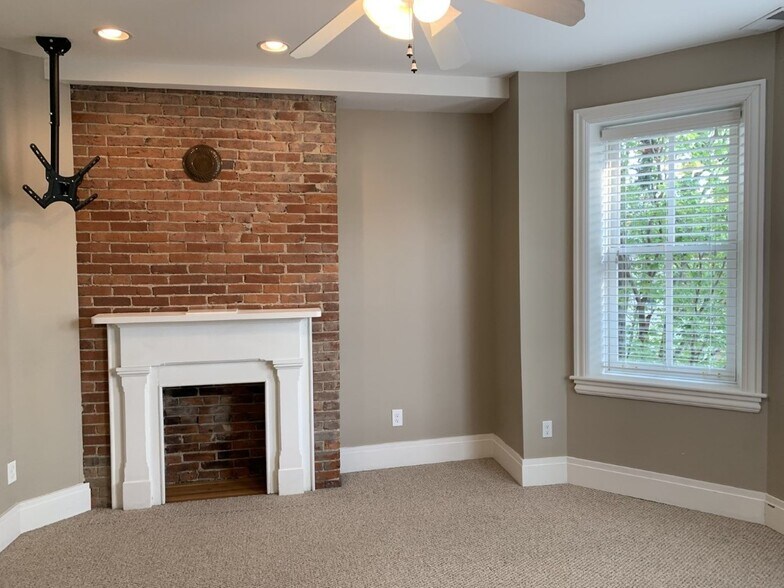 2FL Bedroom 1 - 1339-2 W North Ave