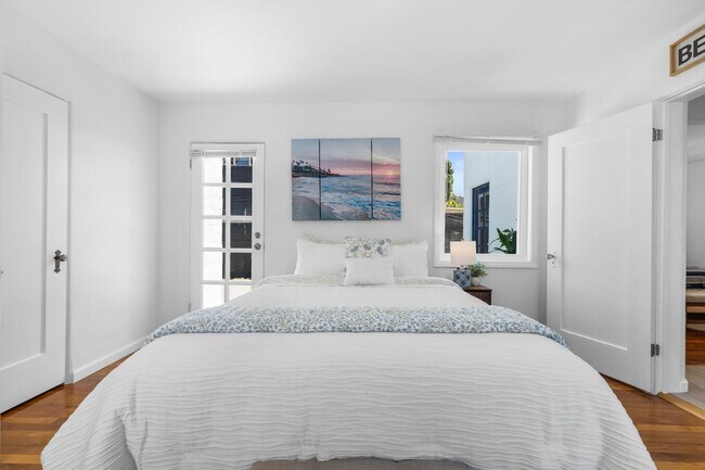 Building Photo - Charming 2 Bed 1 bath "fully furnished monthly rental" in La Jolla Village.