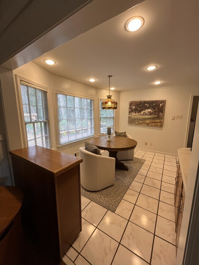 Building Photo - Sandy Springs Rental Home