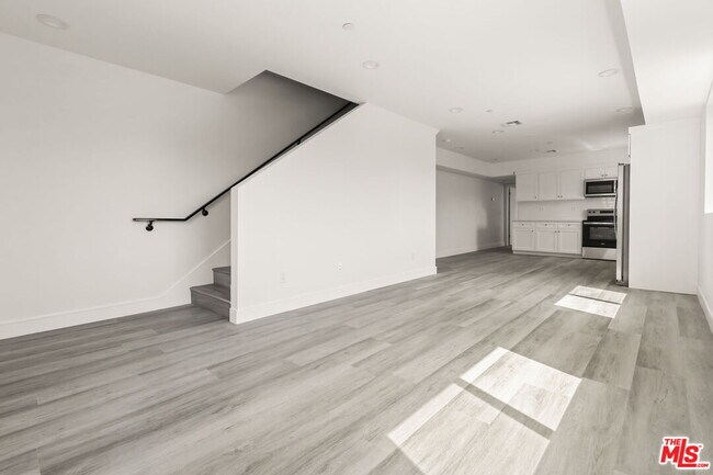 Building Photo - 2938 West Blvd