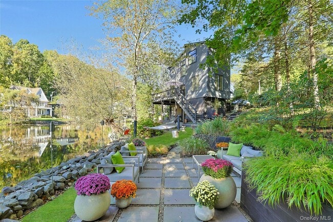 Building Photo - 188 Ferdon Ave