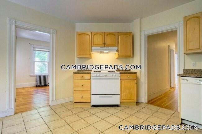Primary Photo - 1590 Cambridge St