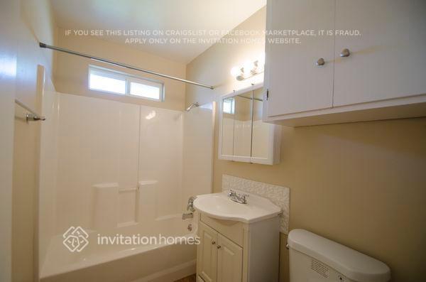 Building Photo - 3310 N Golden Ave