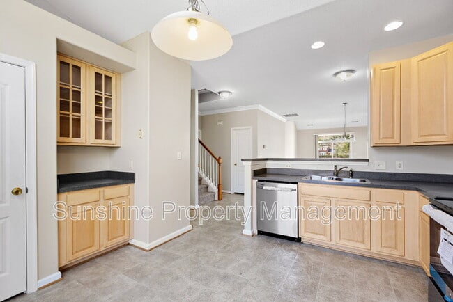 Building Photo - 2002 Livingston St