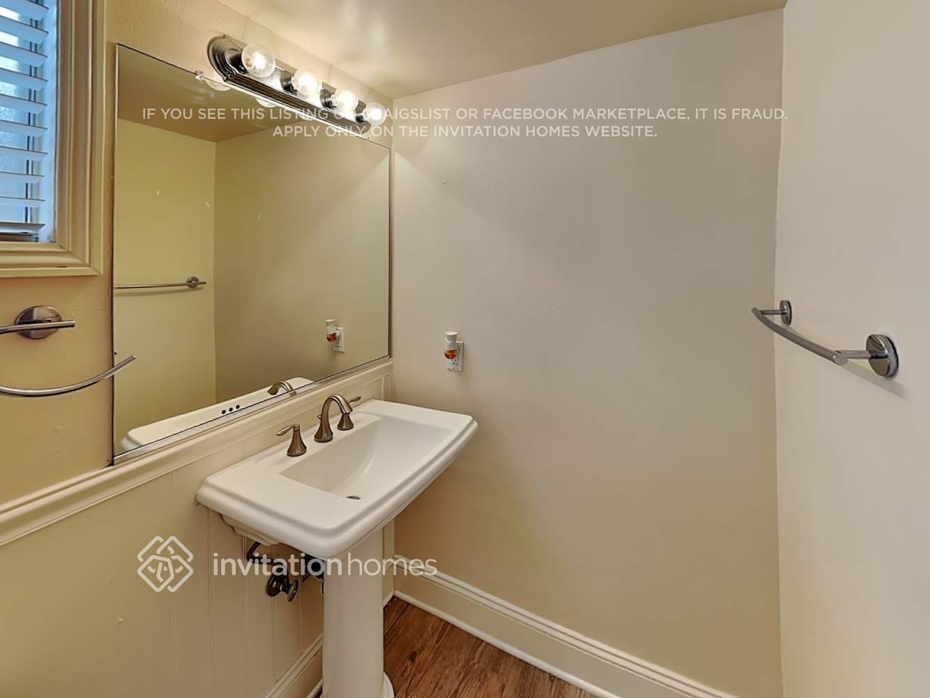 Building Photo - 20159 Gilbert Dr