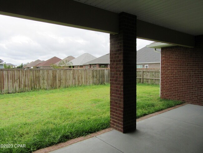 Building Photo - 105 N Shoreview Dr.