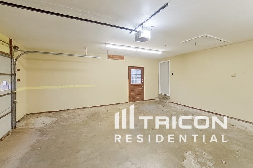 Building Photo - 1546 Grant Dr
