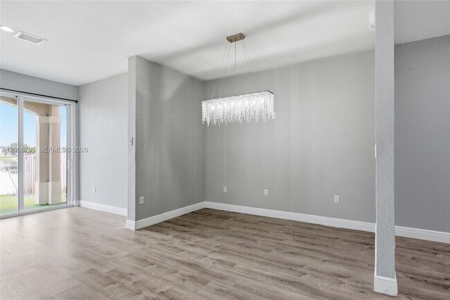 Building Photo - 15411 SW 9th Way